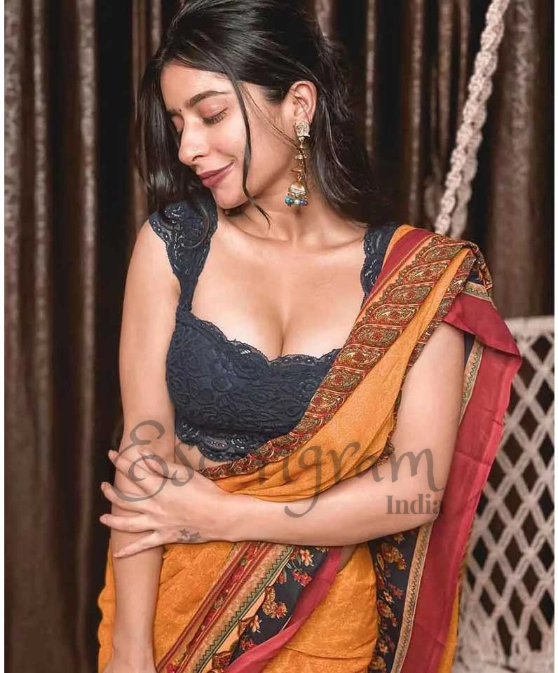 Call Girl Bangalore - Riya Sharma